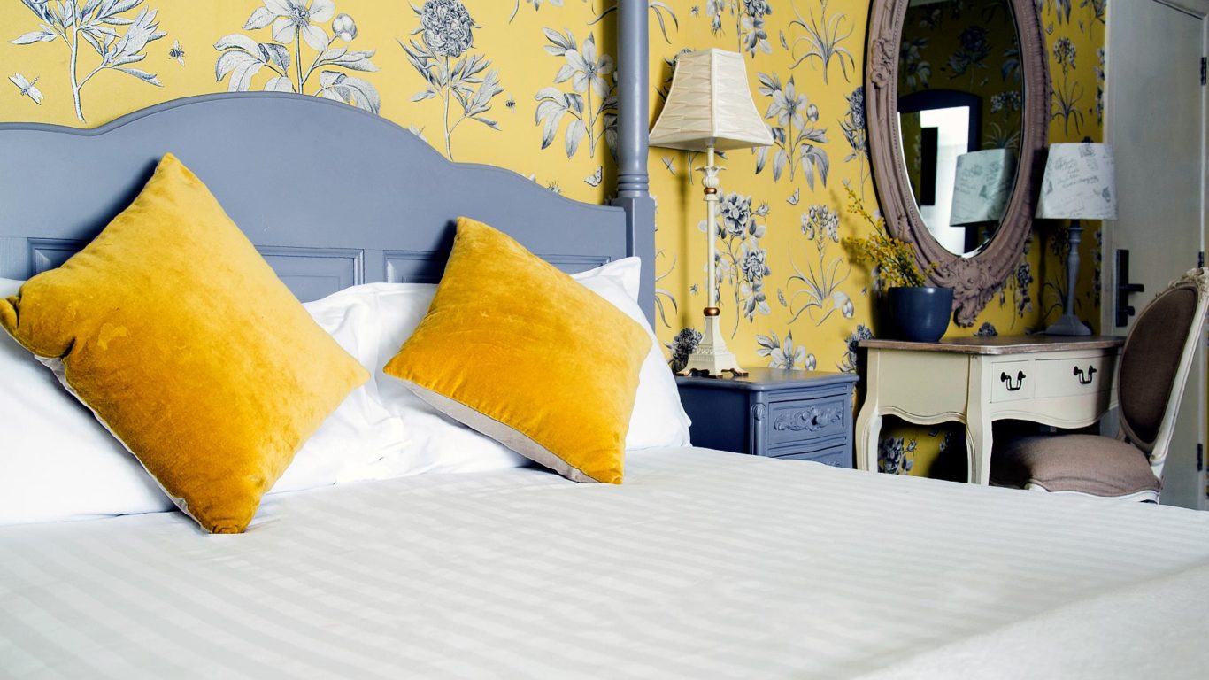 Close-up-Bed-in-Bridal-Suite